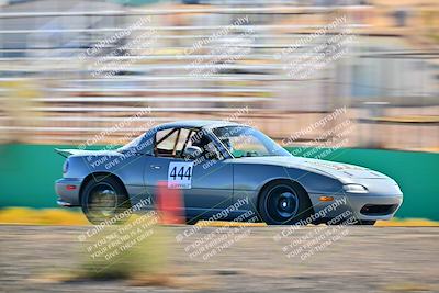 media/Oct-18-2025-Extreme Speed (Sat) [[d6d7e1fef1]]/Group 3 Purple/Session 3 (Turn 1)/